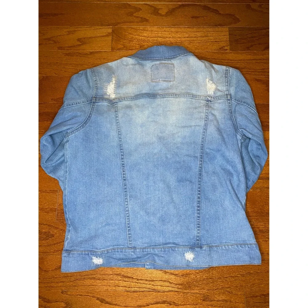 Levi's Light Wash‎ Distressed Denim Jacket Size Medium/10-12 Years